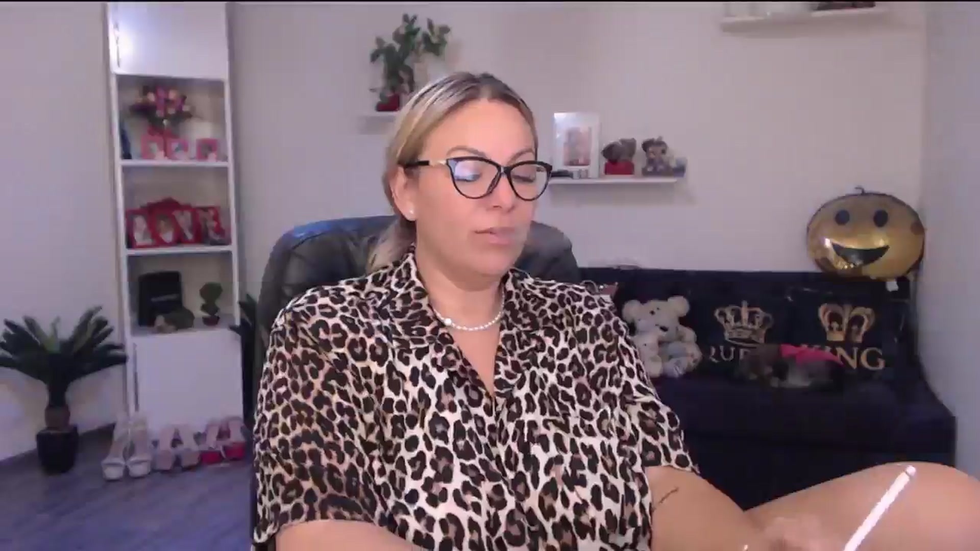 Gallery image thumbnail from A_baby_Boo's myfreecams stream on, 06/12/2025, 16:12 image 6 of 20