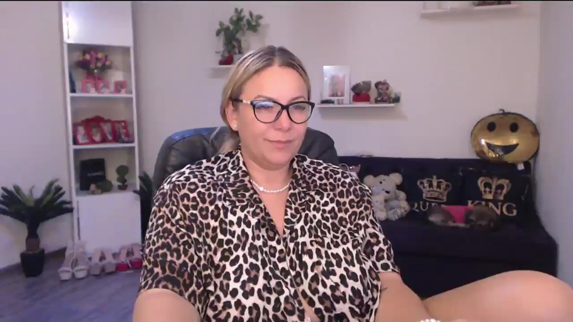 Gallery image thumbnail from A_baby_Boo's myfreecams stream on, 06/12/2025, 16:12 image 14 of 20