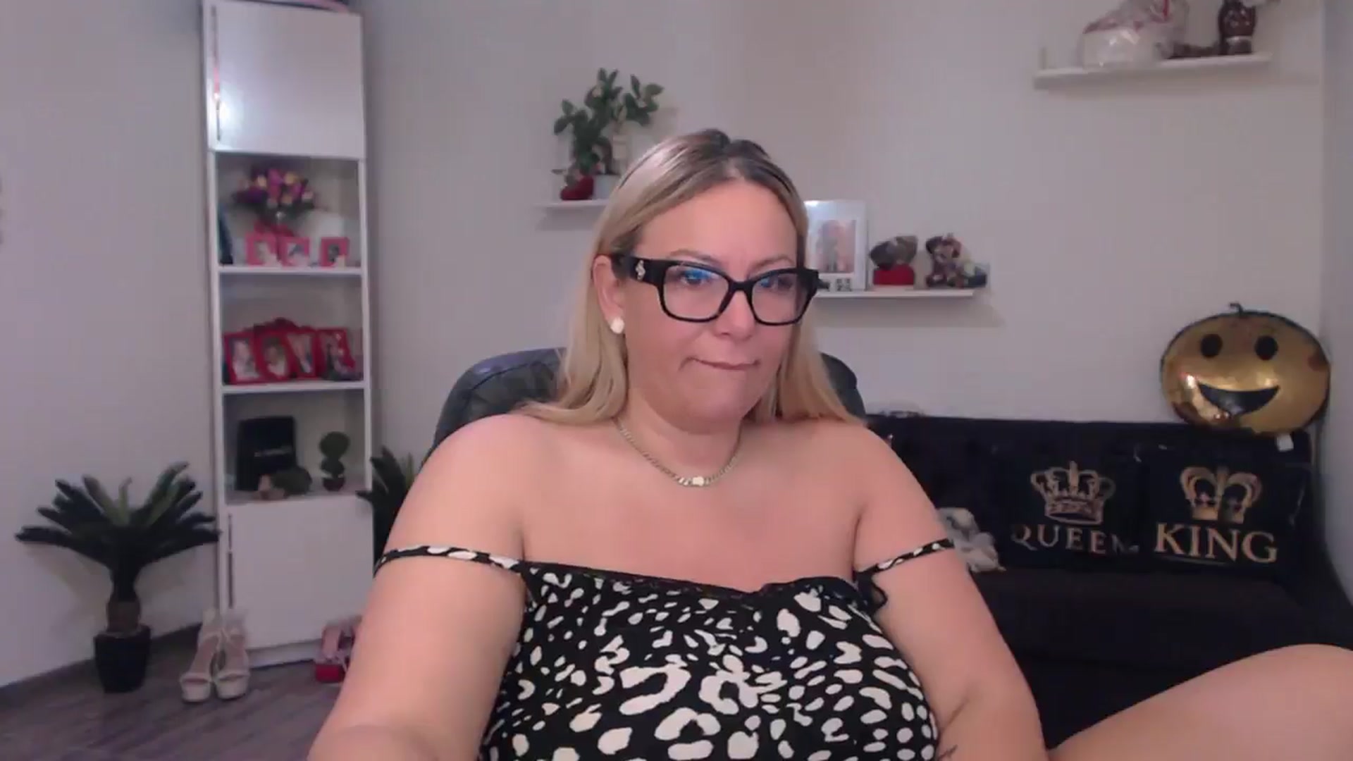 Gallery image thumbnail from A_baby_Boo's myfreecams stream on, 06/23/2025, 07:20 image 5 of 20