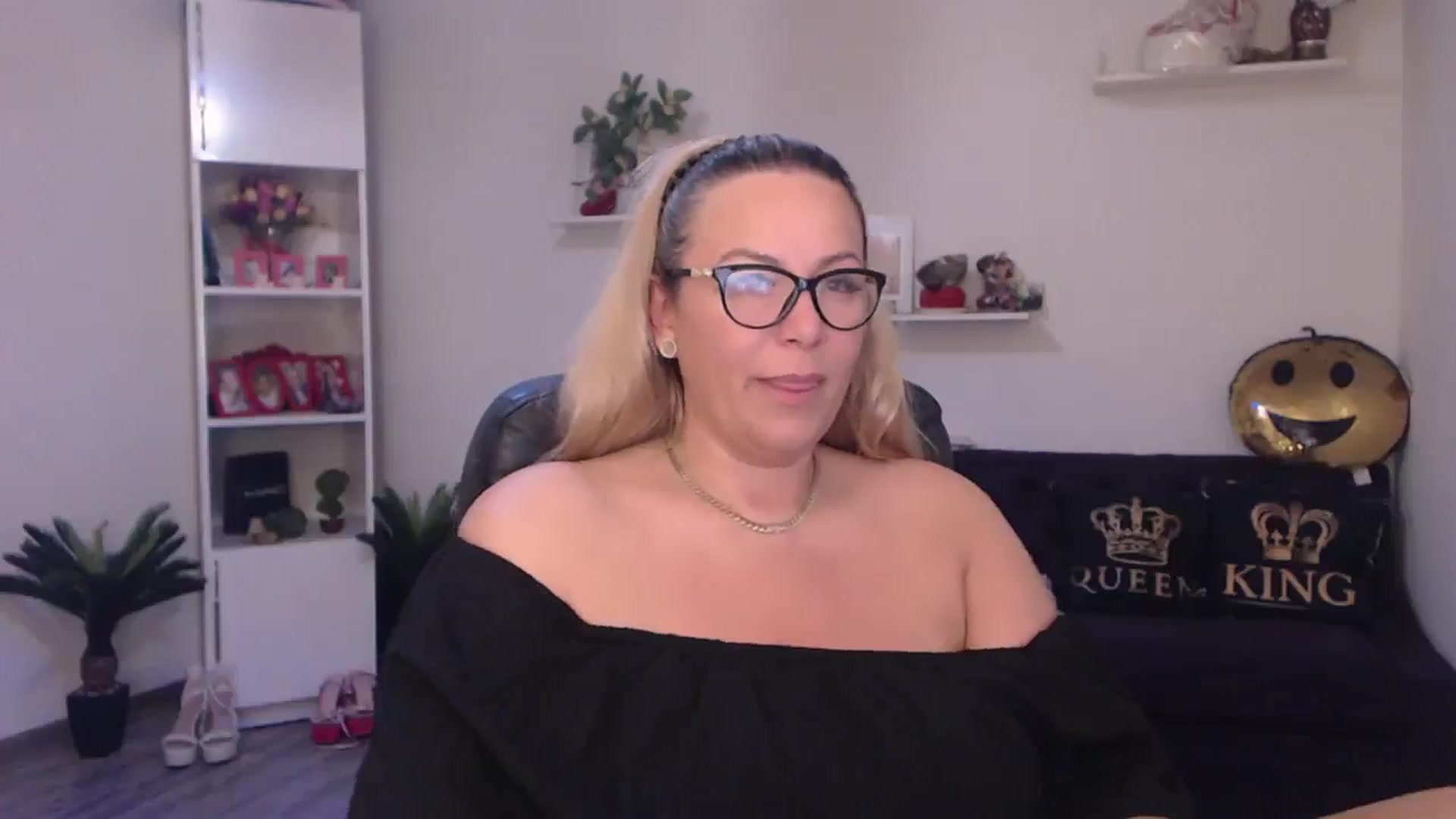 Gallery image thumbnail from A_baby_Boo's myfreecams stream on, 06/25/2025, 15:02 image 2 of 20