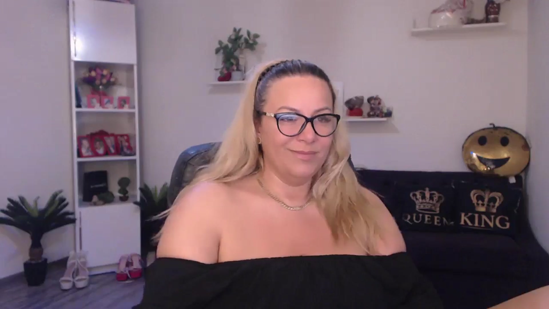 Gallery image thumbnail from A_baby_Boo's myfreecams stream on, 06/25/2025, 15:02 image 7 of 20