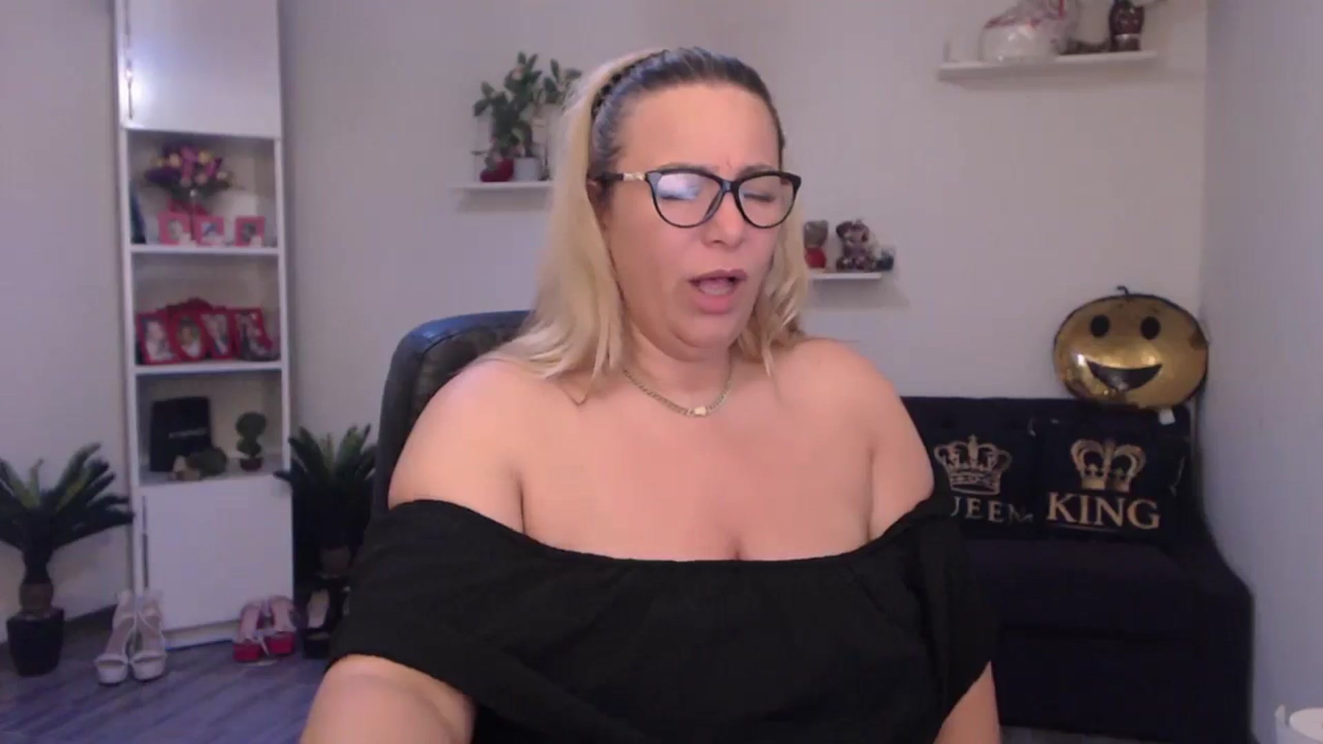 Gallery image thumbnail from A_baby_Boo's myfreecams stream on, 06/25/2025, 16:10 image 20 of 20