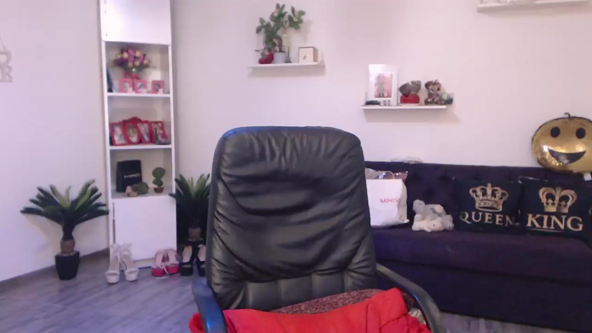 Gallery image thumbnail from A_baby_Boo's myfreecams stream on, 07/07/2025, 10:59 image 12 of 20