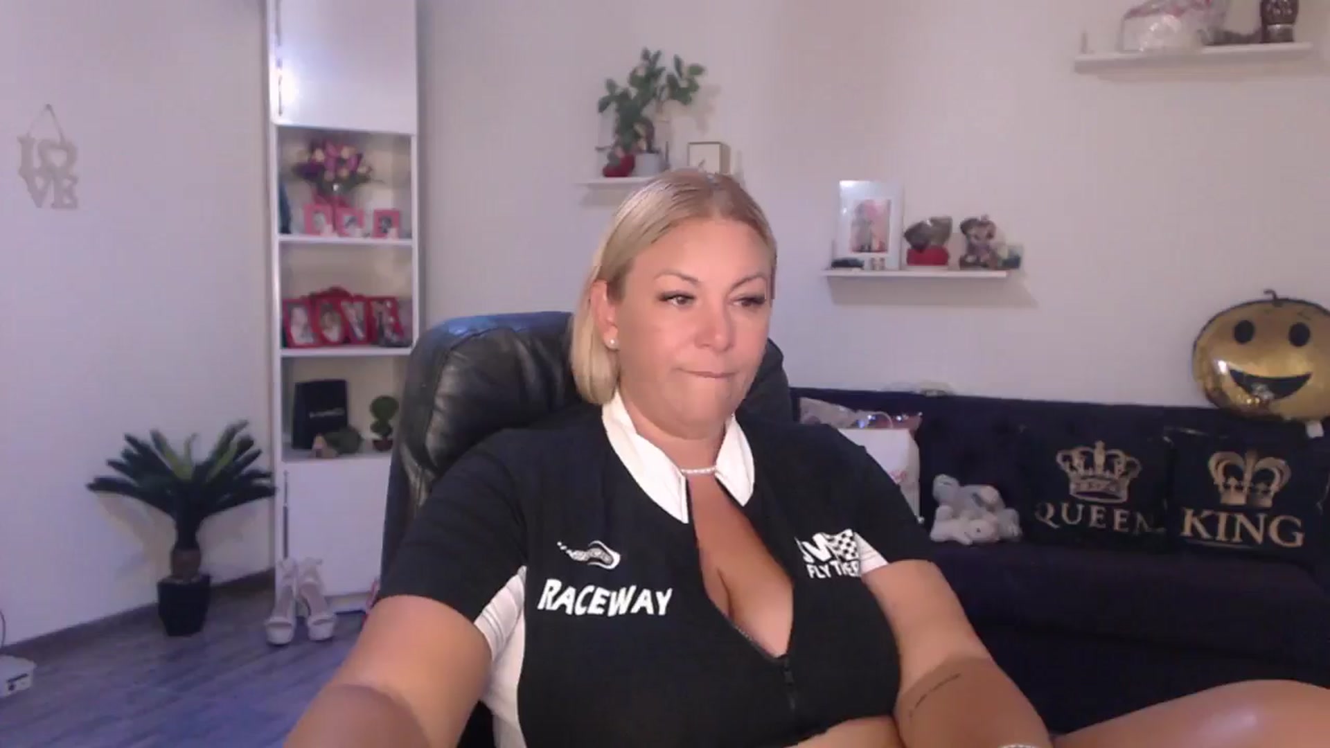 Gallery image thumbnail from A_baby_Boo's myfreecams stream on, 07/09/2025, 16:21 image 14 of 20