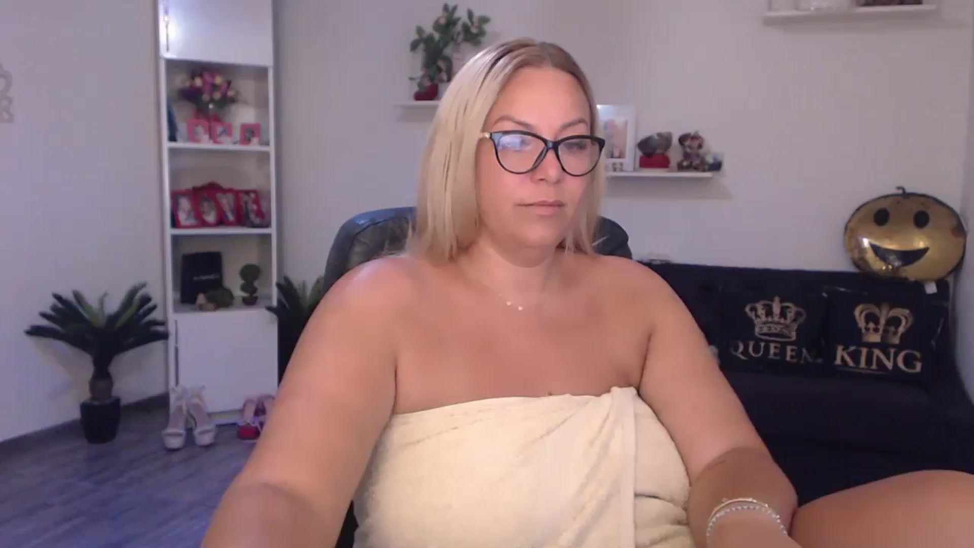 Gallery image thumbnail from A_baby_Boo's myfreecams stream on, 07/12/2025, 11:43 image 6 of 20