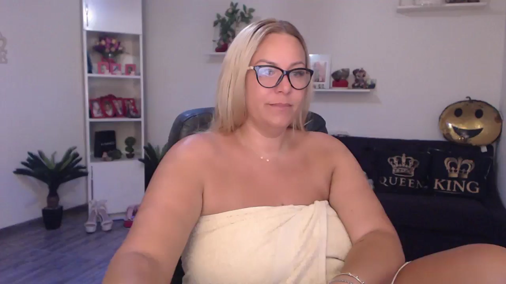 Gallery image thumbnail from A_baby_Boo's myfreecams stream on, 07/12/2025, 11:43 image 3 of 20