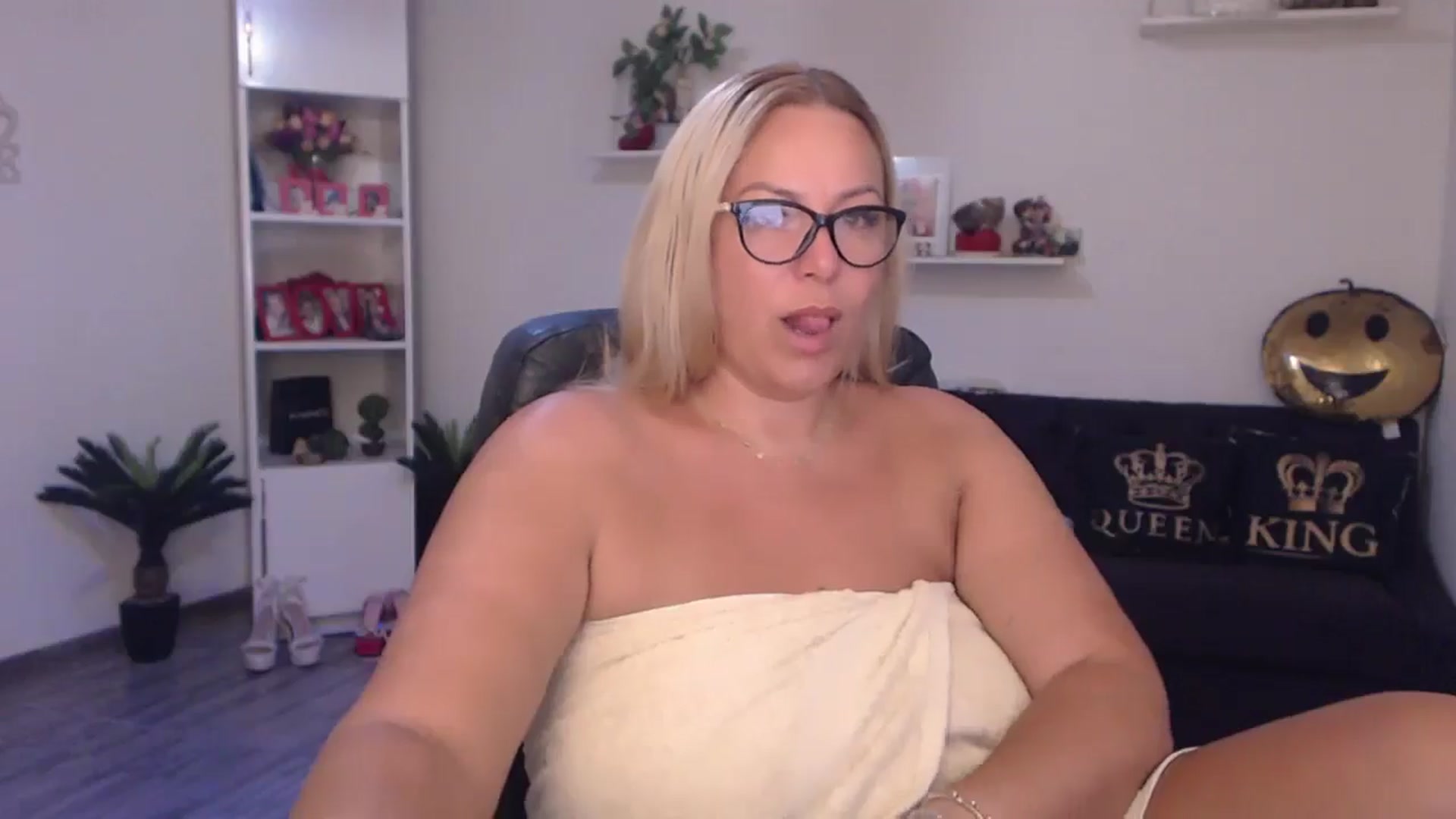 Gallery image thumbnail from A_baby_Boo's myfreecams stream on, 07/12/2025, 11:43 image 8 of 20