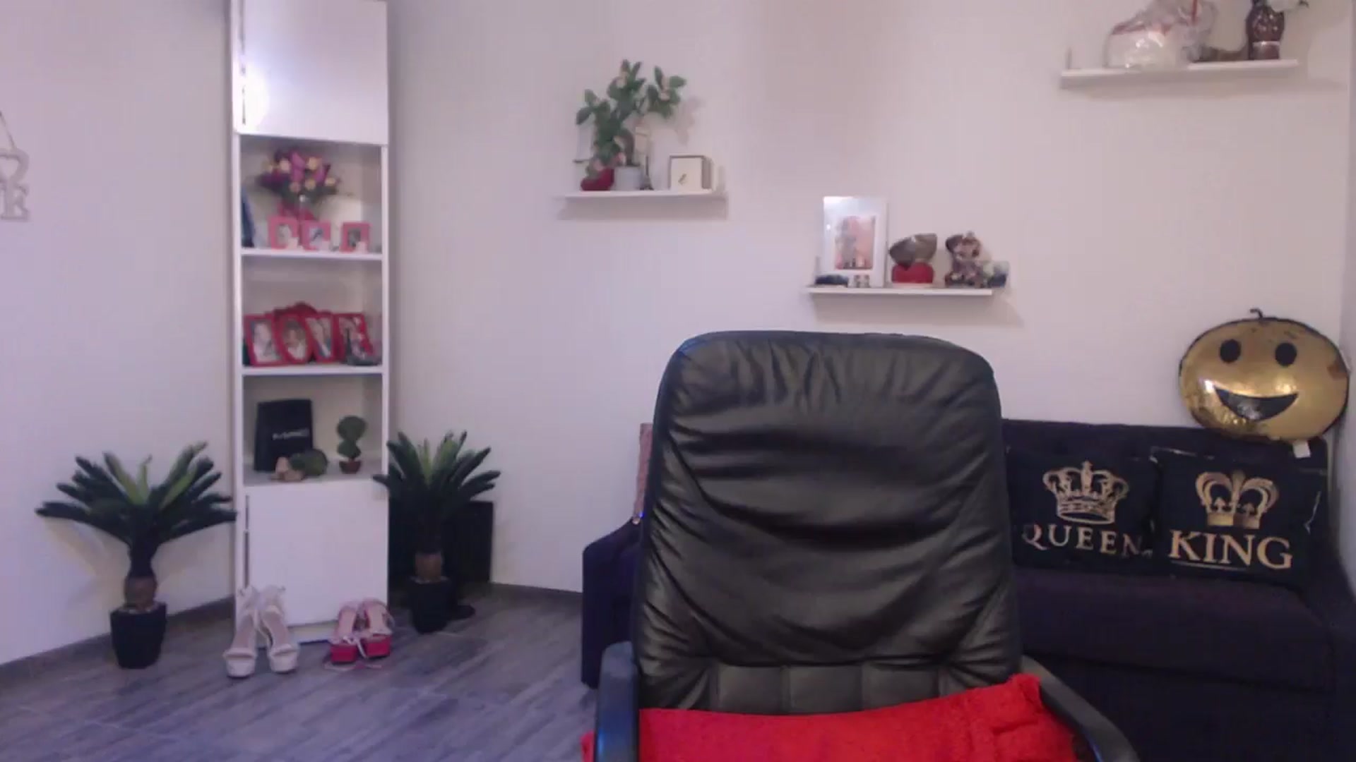 Gallery image thumbnail from A_baby_Boo's myfreecams stream on, 07/13/2025, 11:40 image 4 of 20