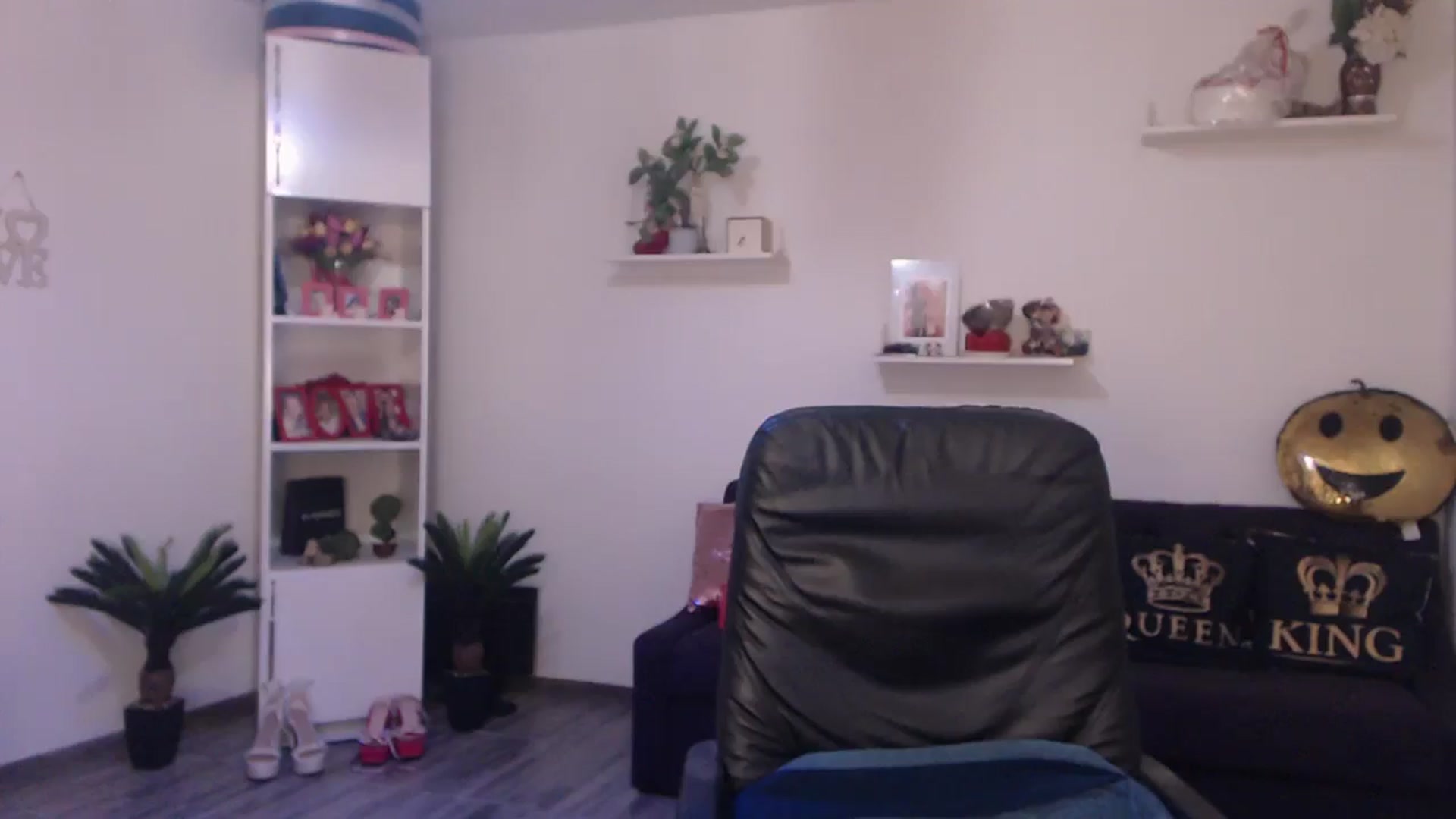 Gallery image thumbnail from A_baby_Boo's myfreecams stream on, 07/27/2025, 13:04 image 9 of 20