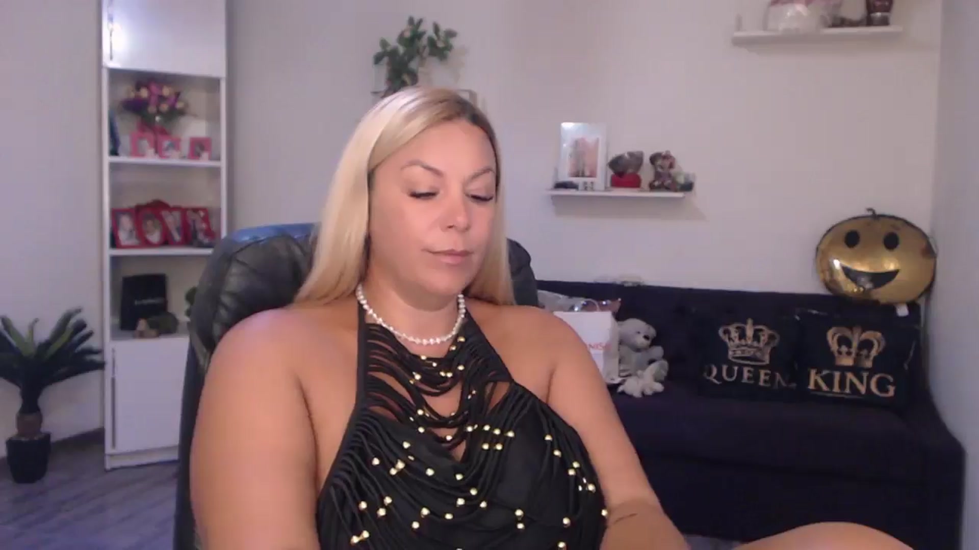 Gallery image thumbnail from A_baby_Boo's myfreecams stream on, 07/28/2025, 13:25 image 3 of 20