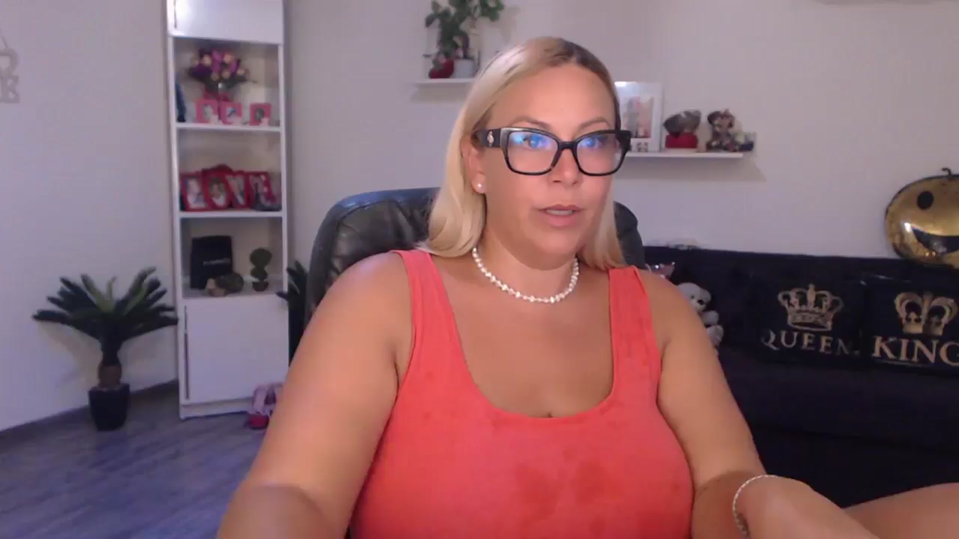 Gallery image thumbnail from A_baby_Boo's myfreecams stream on, 07/28/2025, 18:39 image 20 of 20