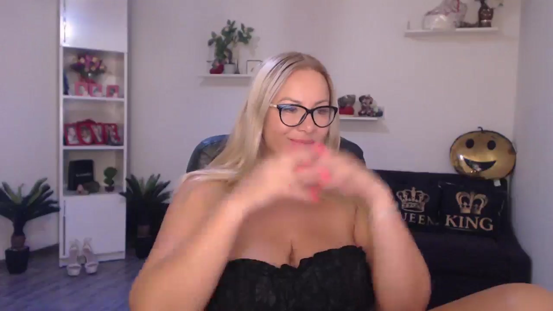 Gallery image thumbnail from A_baby_Boo's myfreecams stream on, 08/07/2025, 13:54 image 17 of 20
