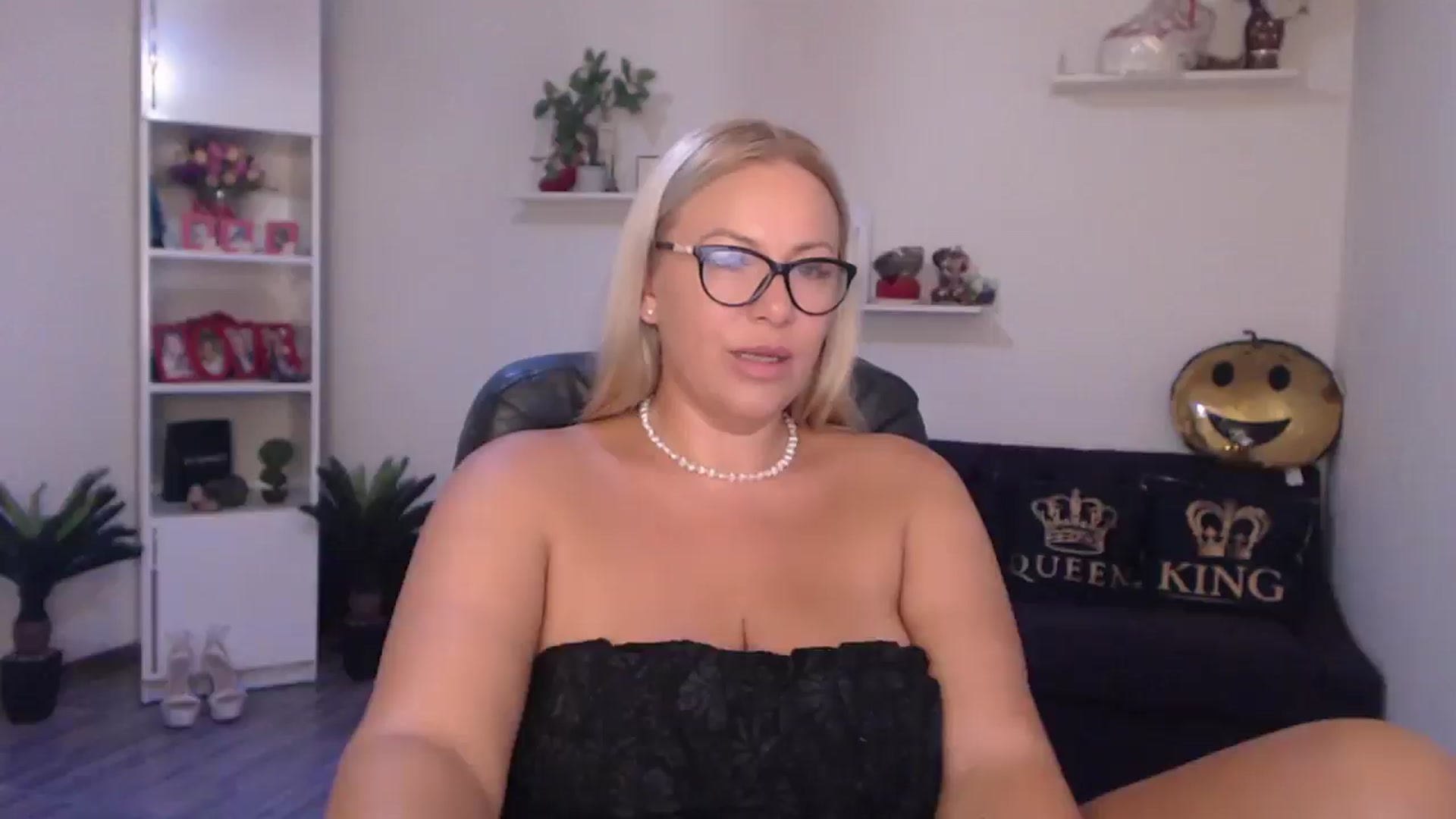 Gallery image thumbnail from A_baby_Boo's myfreecams stream on, 08/07/2025, 13:54 image 8 of 20