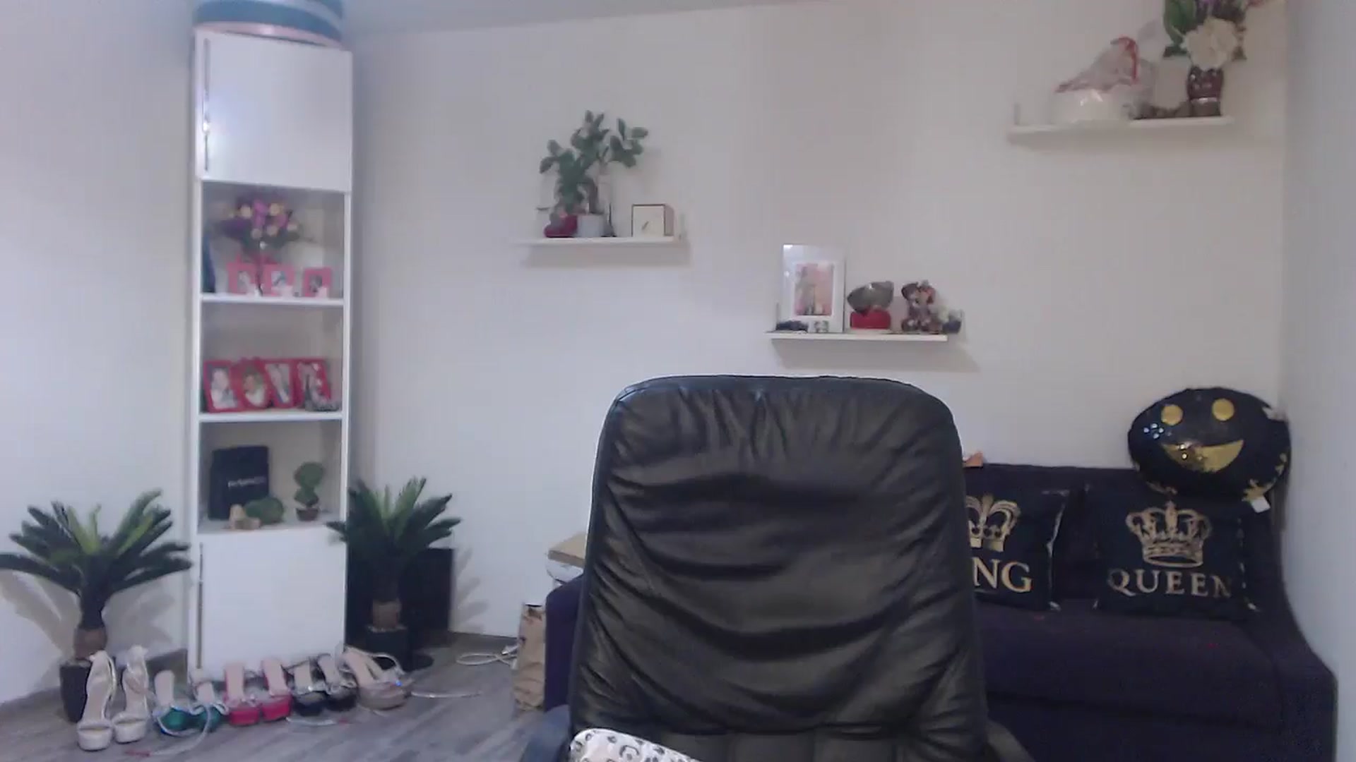 Gallery image thumbnail from A_baby_Boo's myfreecams stream on, 09/24/2025, 10:00 image 3 of 20