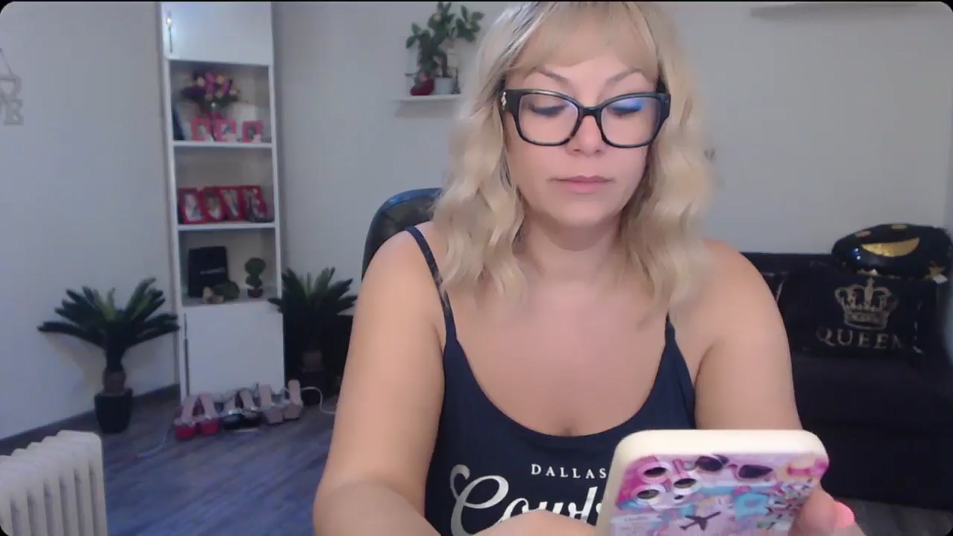 Gallery image thumbnail from A_baby_Boo's myfreecams stream on, 11/17/2025, 06:58 image 13 of 20