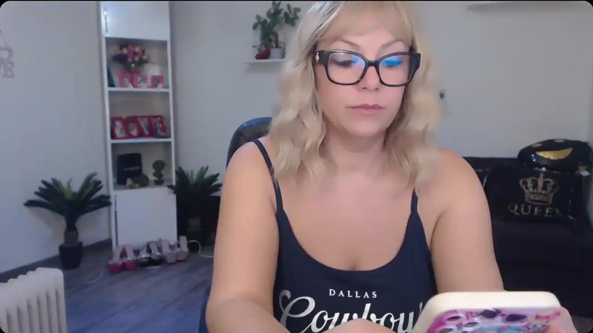 Gallery image thumbnail from A_baby_Boo's myfreecams stream on, 11/17/2025, 06:58 image 12 of 20