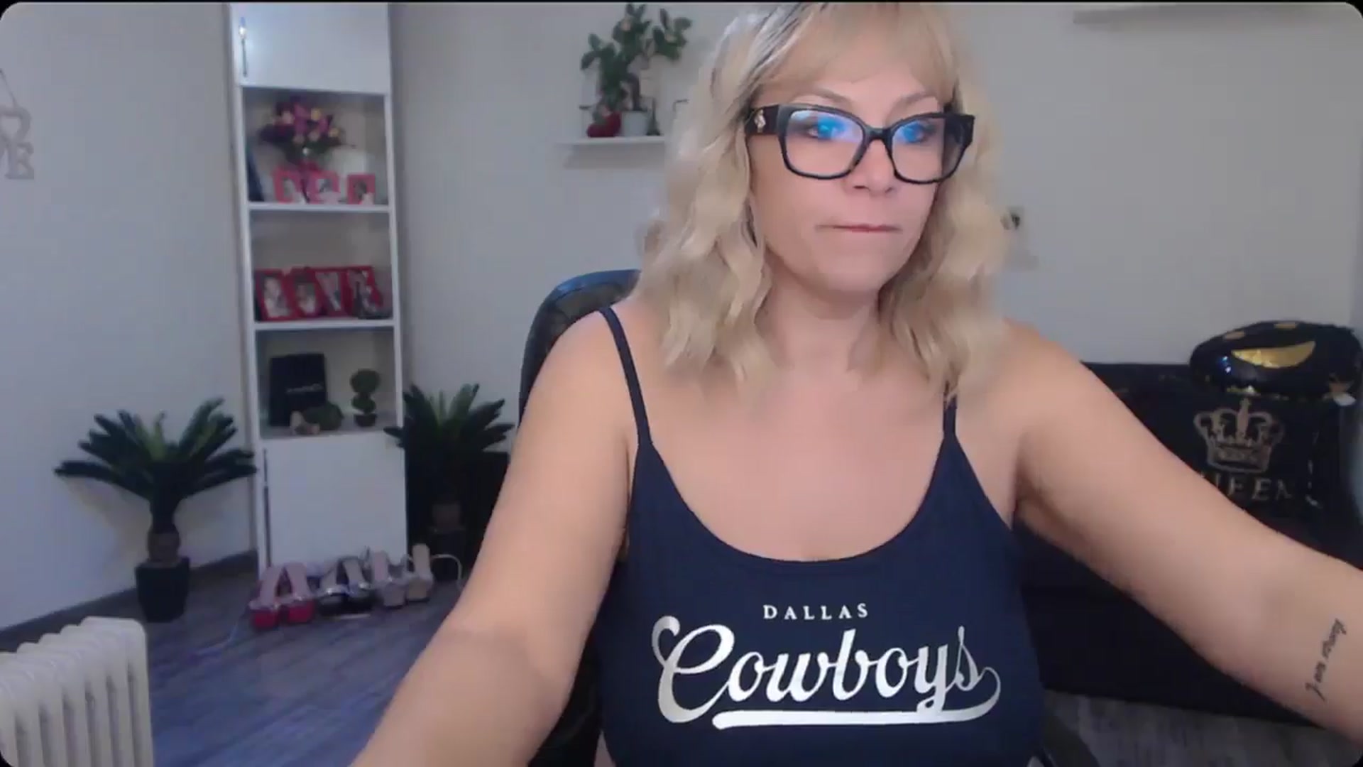 Gallery image thumbnail from A_baby_Boo's myfreecams stream on, 11/17/2025, 06:58 image 11 of 20