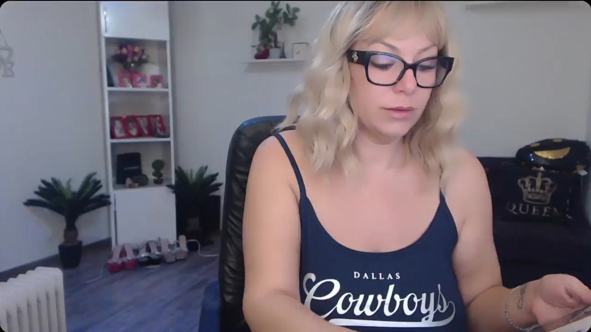Gallery image thumbnail from A_baby_Boo's myfreecams stream on, 11/17/2025, 06:58 image 16 of 20