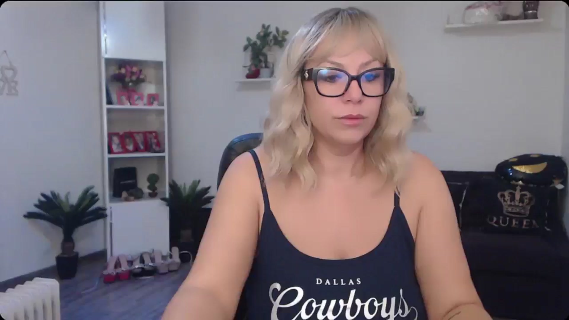 Gallery image thumbnail from A_baby_Boo's myfreecams stream on, 11/17/2025, 06:58 image 6 of 20