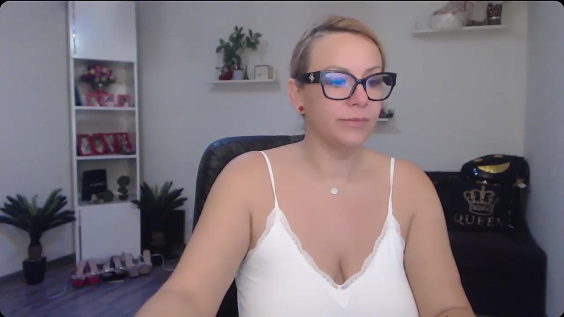 Gallery image thumbnail from A_baby_Boo's myfreecams stream on, 11/19/2025, 07:23 image 19 of 20