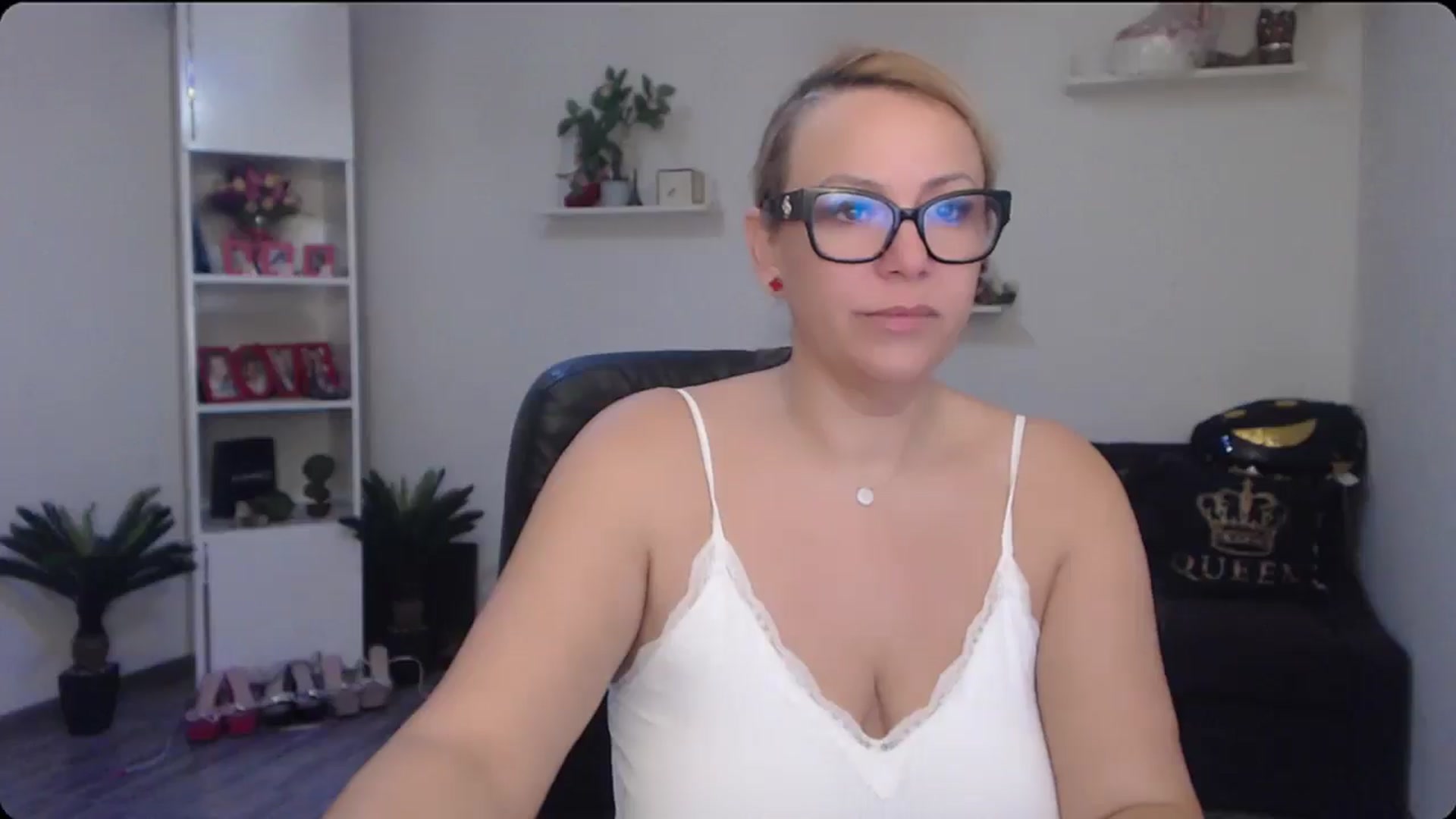 Gallery image thumbnail from A_baby_Boo's myfreecams stream on, 11/19/2025, 07:23 image 20 of 20