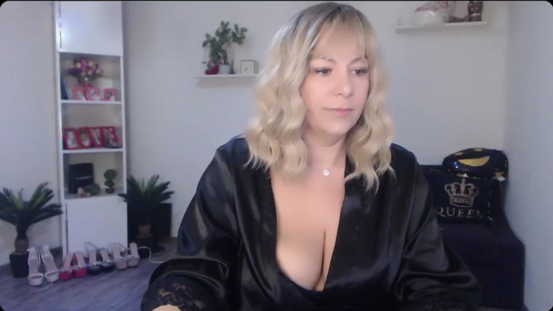 Gallery image thumbnail from A_baby_Boo's myfreecams stream on, 11/28/2025, 17:53 image 1 of 20