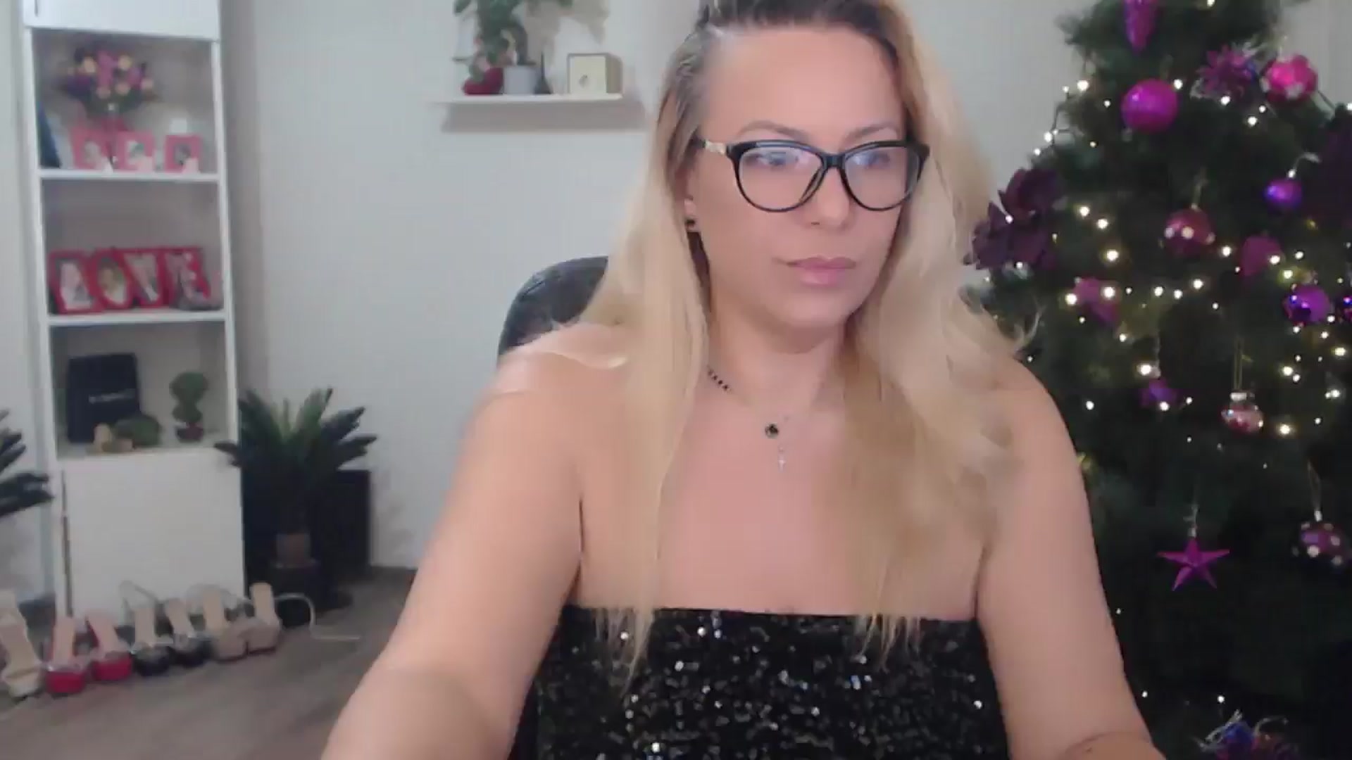 Gallery image thumbnail from A_baby_Boo's myfreecams stream on, 12/11/2025, 19:31 image 1 of 20