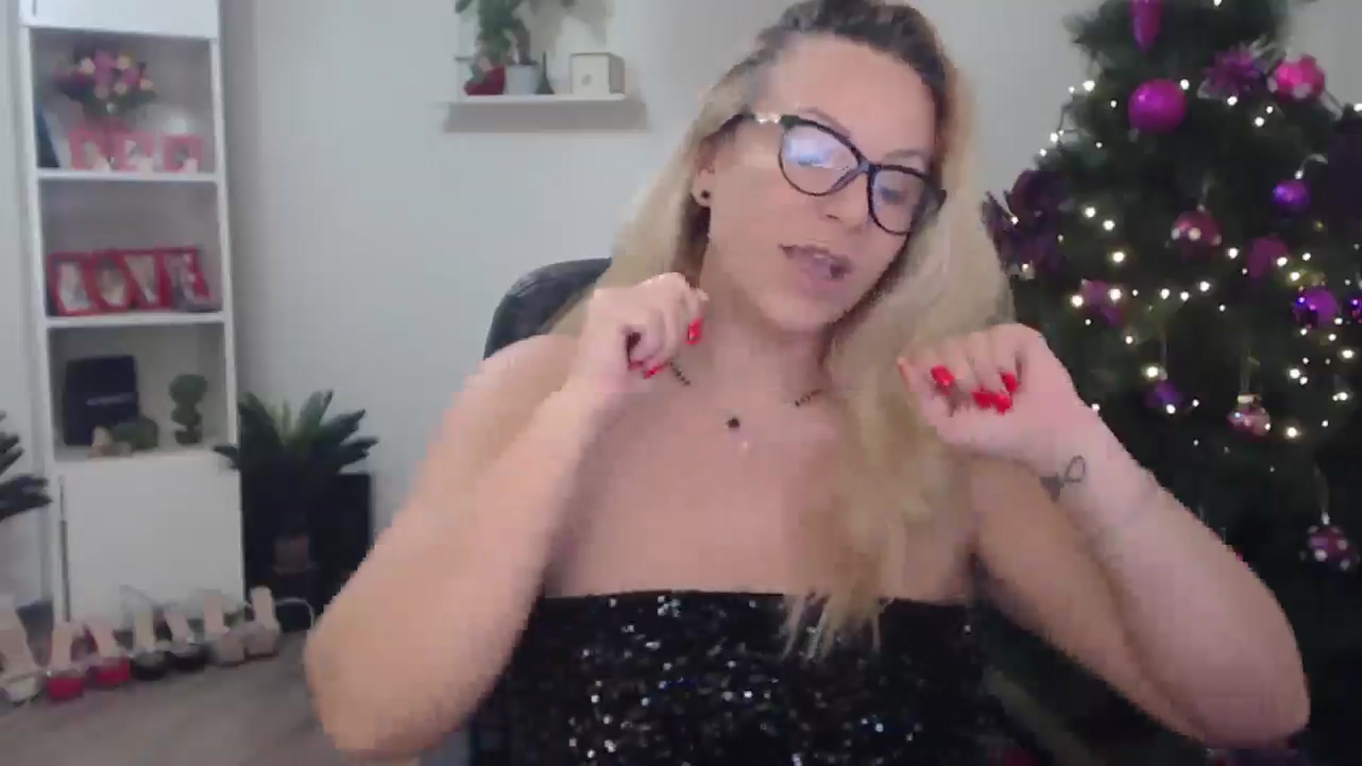 Gallery image thumbnail from A_baby_Boo's myfreecams stream on, 12/11/2025, 19:31 image 11 of 20