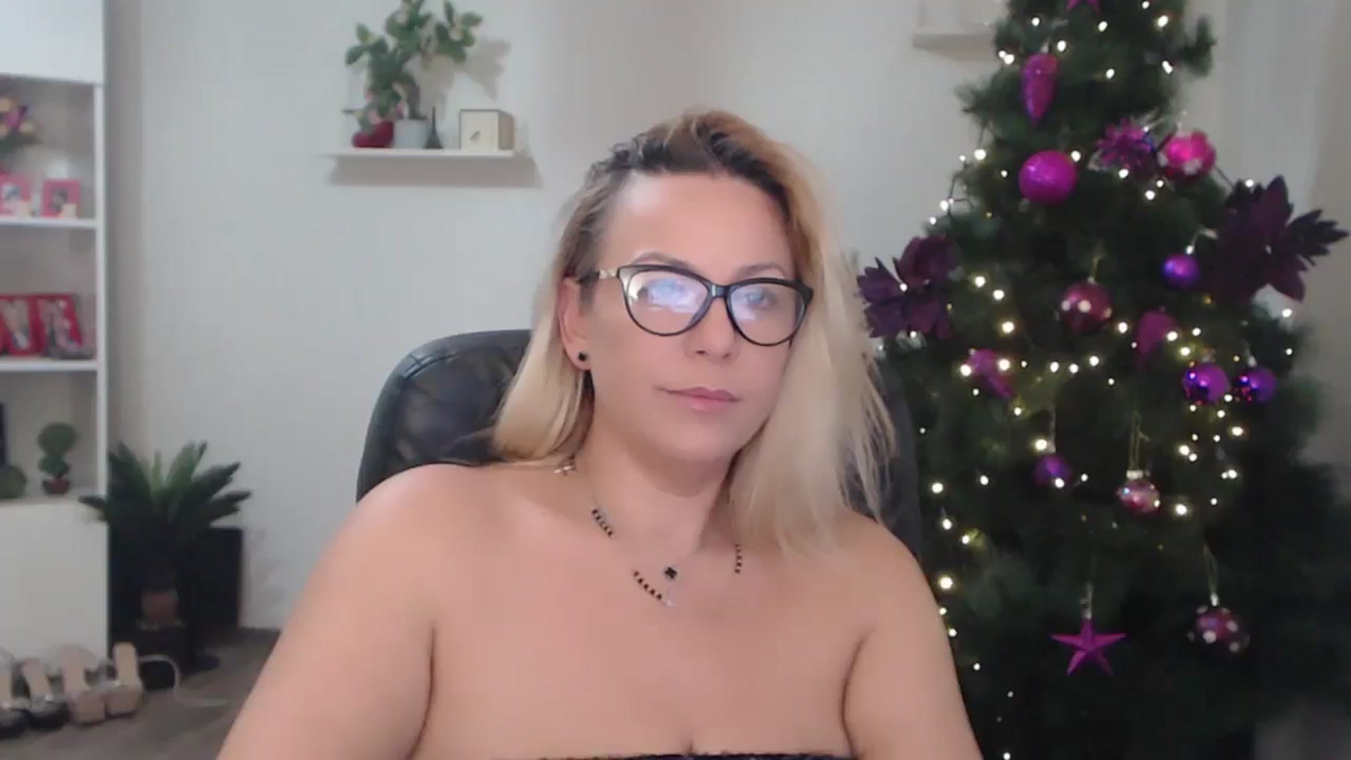 Gallery image thumbnail from A_baby_Boo's myfreecams stream on, 12/11/2025, 21:25 image 20 of 20