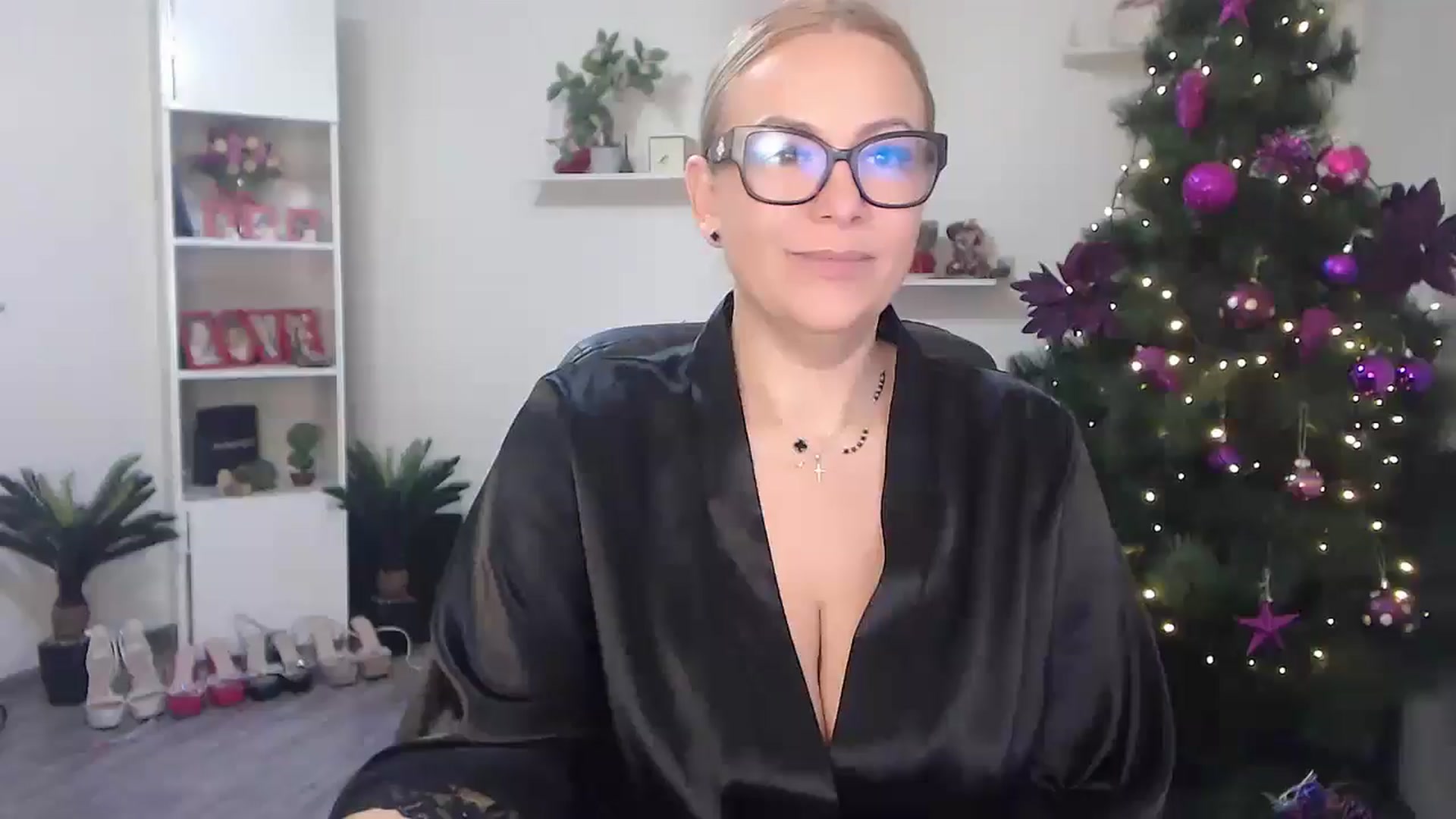 Gallery image thumbnail from A_baby_Boo's myfreecams stream on, 12/26/2025, 22:30 image 2 of 20