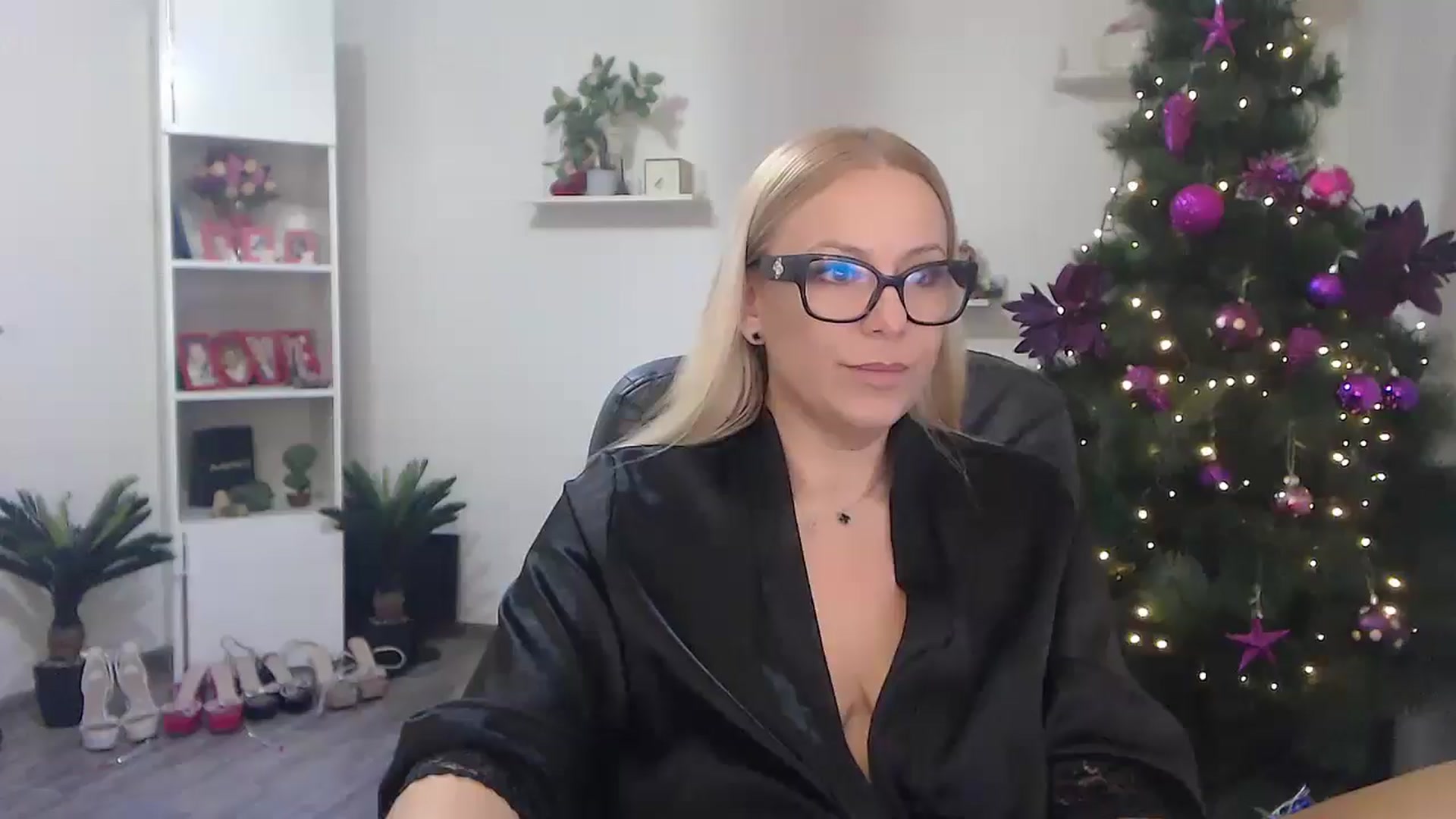 Gallery image thumbnail from A_baby_Boo's myfreecams stream on, 12/28/2025, 19:55 image 2 of 20