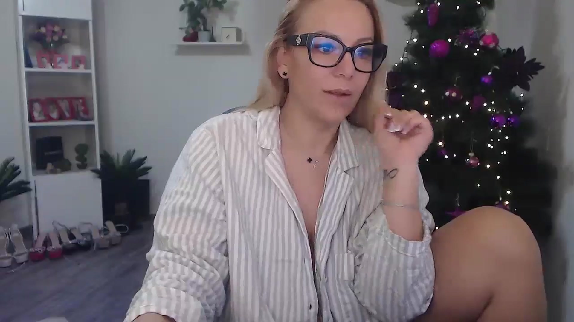 Gallery image thumbnail from A_baby_Boo's myfreecams stream on, 12/29/2025, 08:47 image 6 of 20