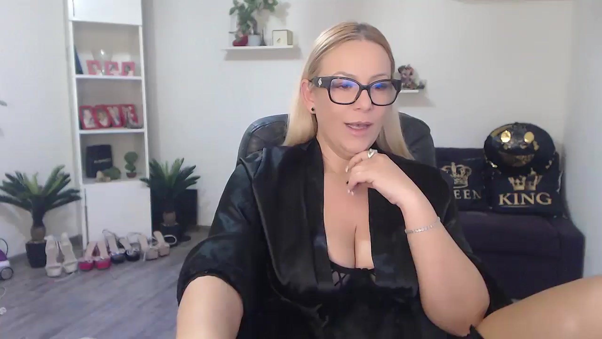 Gallery image thumbnail from A_baby_Boo's myfreecams stream on, 01/11/2026, 19:52 image 1 of 20