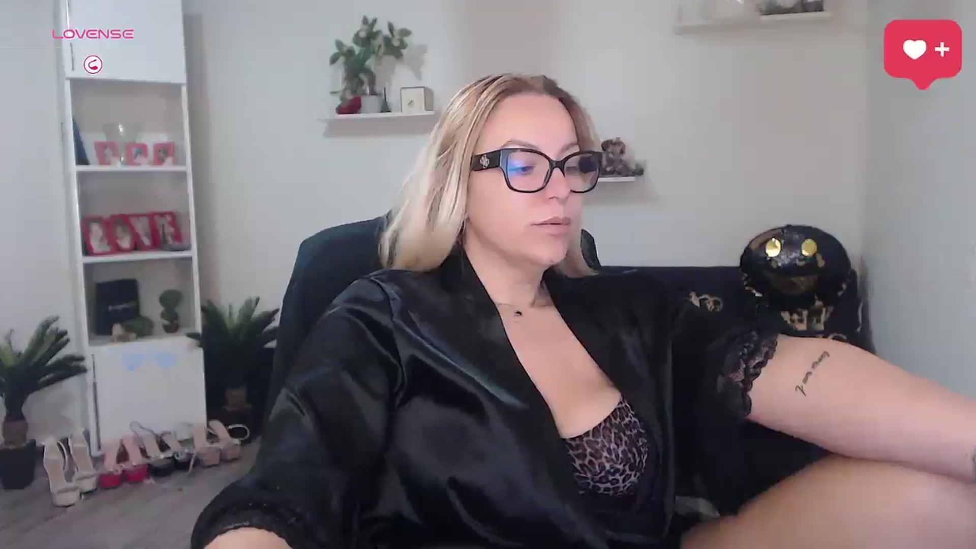 Gallery image thumbnail from A_baby_Boo's myfreecams stream on, 02/28/2026, 08:51 image 16 of 20