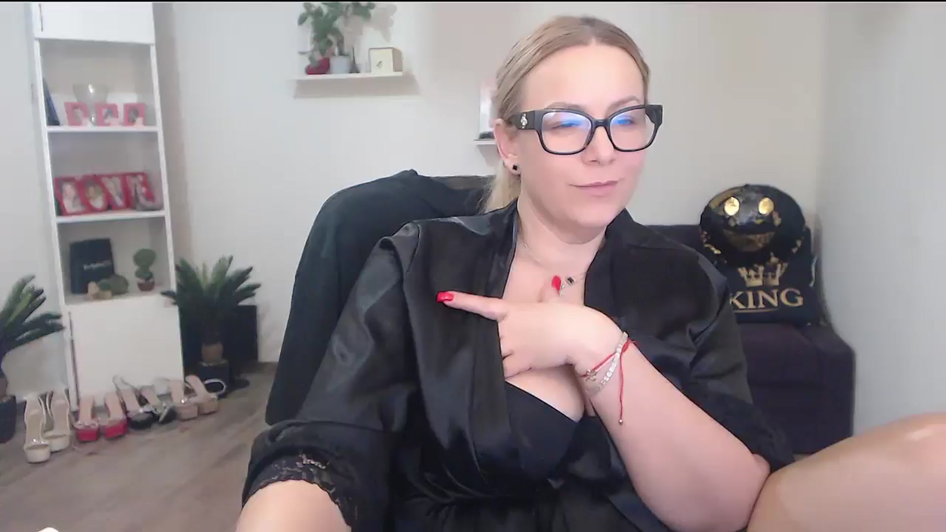 Gallery image thumbnail from A_baby_Boo's myfreecams stream on, 03/03/2026, 23:49 image 16 of 20