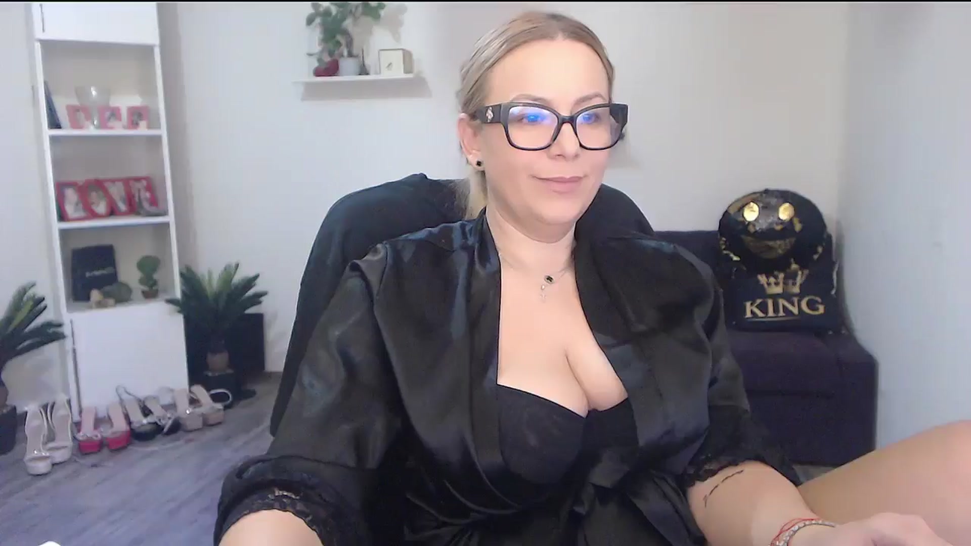Gallery image thumbnail from A_baby_Boo's myfreecams stream on, 03/03/2026, 23:49 image 18 of 20