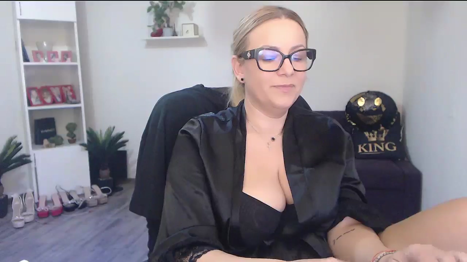 Gallery image thumbnail from A_baby_Boo's myfreecams stream on, 03/03/2026, 23:49 image 3 of 20