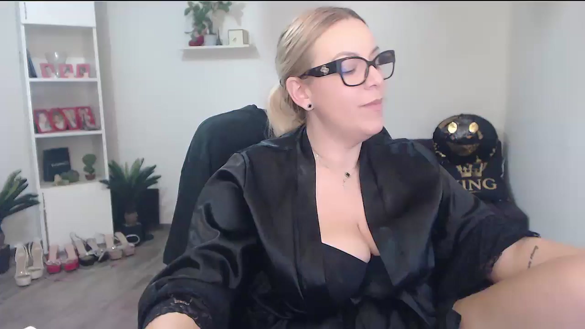 Gallery image thumbnail from A_baby_Boo's myfreecams stream on, 03/03/2026, 23:49 image 8 of 20