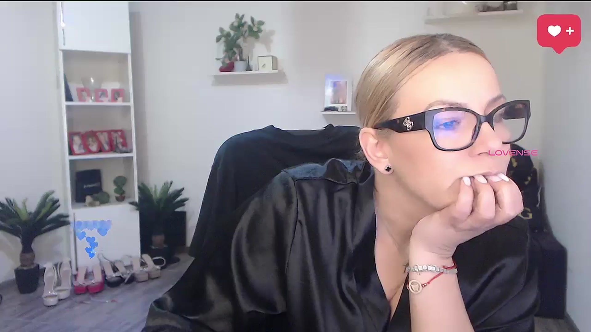 Gallery image thumbnail from A_baby_Boo's myfreecams stream on, 03/10/2026, 19:39 image 15 of 20