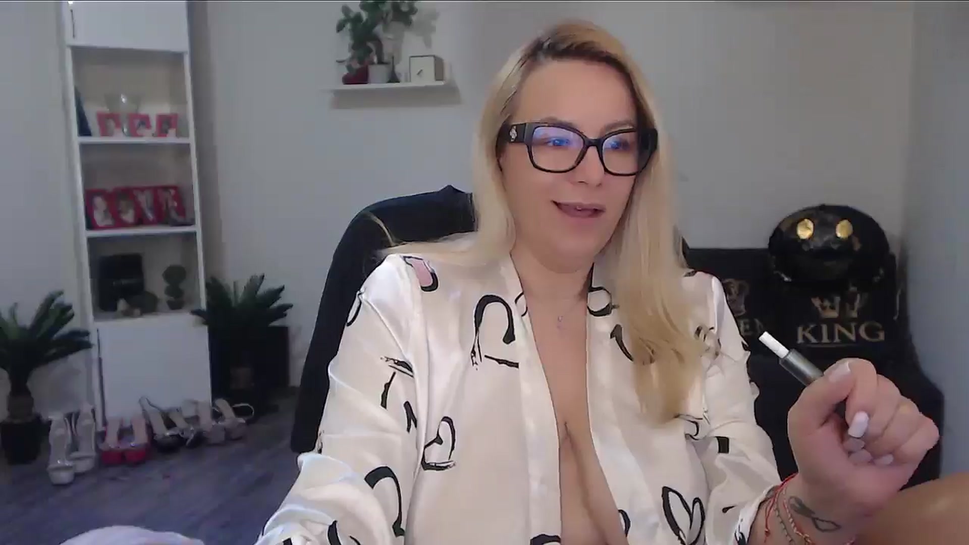 Gallery image thumbnail from A_baby_Boo's myfreecams stream on, 03/13/2026, 06:31 image 16 of 20