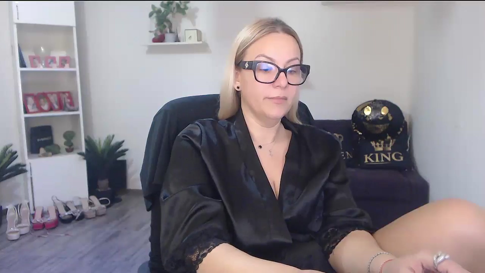 Gallery image thumbnail from A_baby_Boo's myfreecams stream on, 03/14/2026, 08:02 image 4 of 20