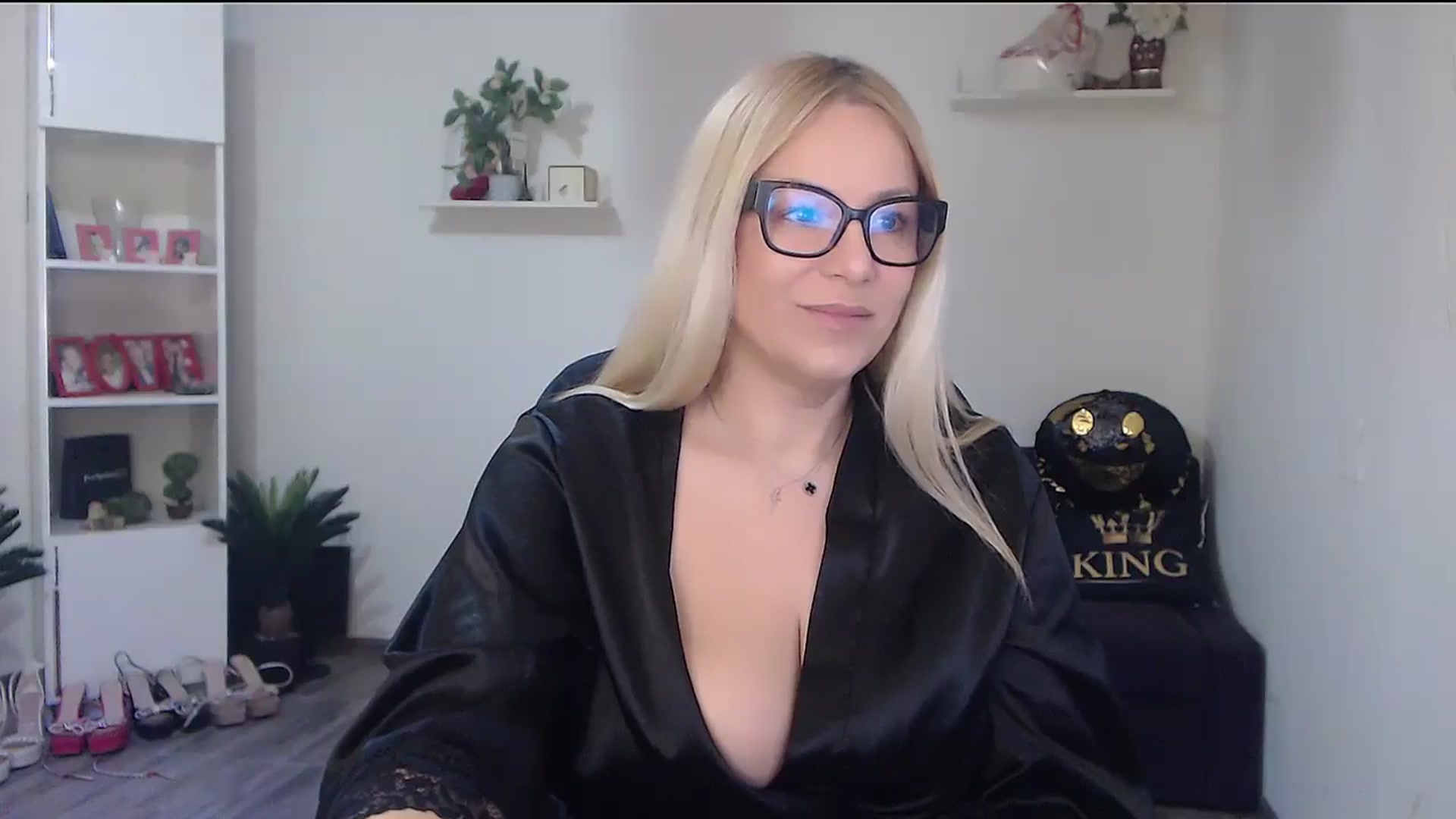 Gallery image thumbnail from A_baby_Boo's myfreecams stream on, 03/15/2026, 13:50 image 4 of 20