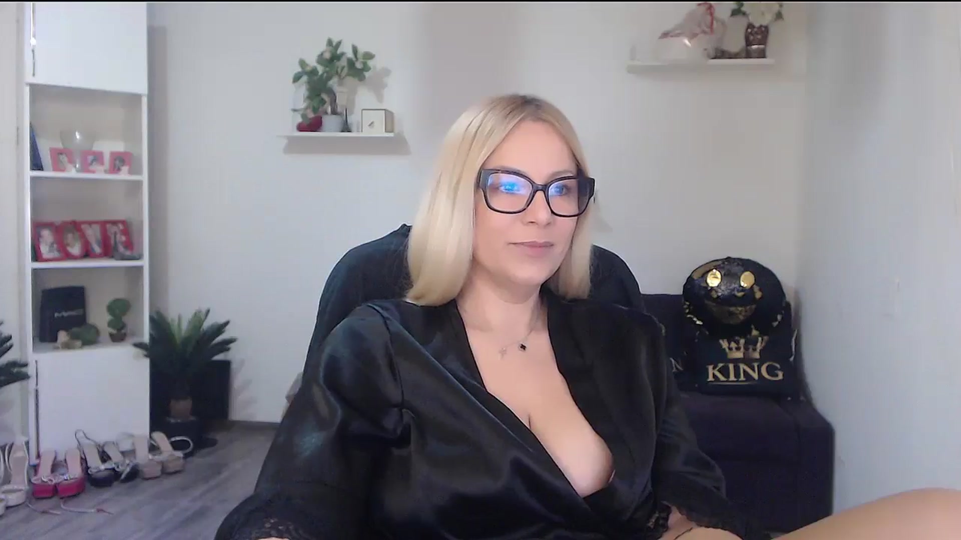 Gallery image thumbnail from A_baby_Boo's myfreecams stream on, 03/15/2026, 13:50 image 6 of 20