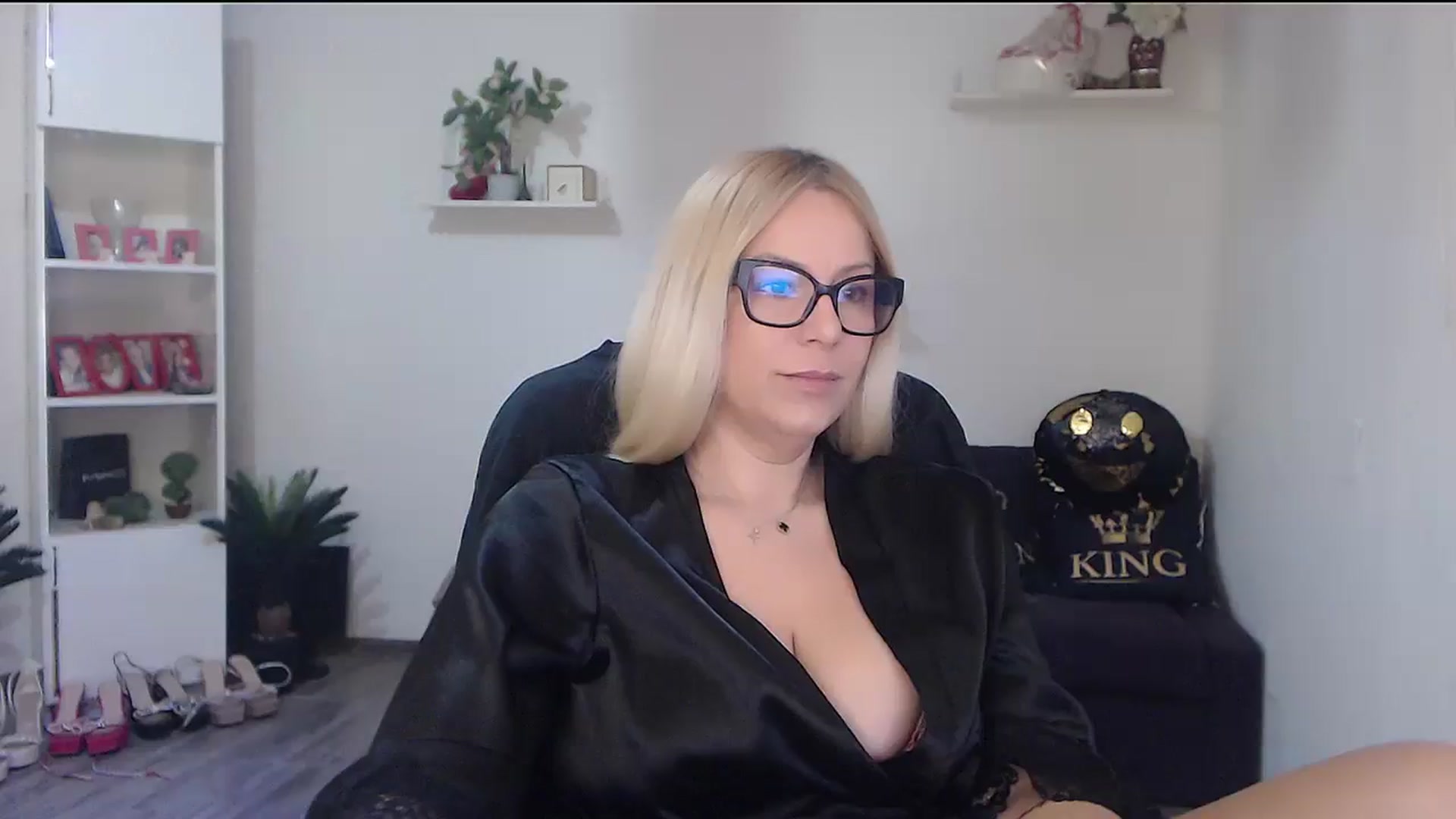 Gallery image thumbnail from A_baby_Boo's myfreecams stream on, 03/15/2026, 13:50 image 7 of 20