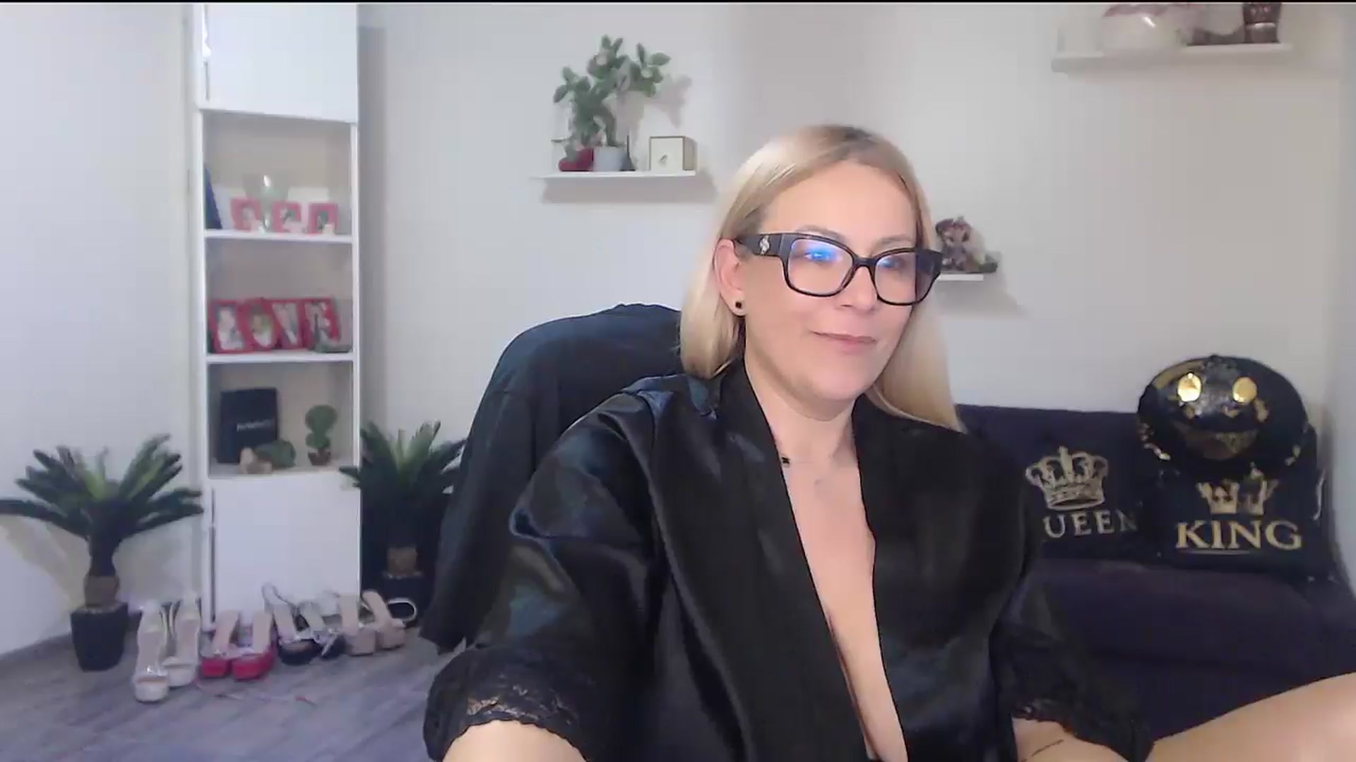 Gallery image thumbnail from A_baby_Boo's myfreecams stream on, 03/15/2026, 19:11 image 18 of 20