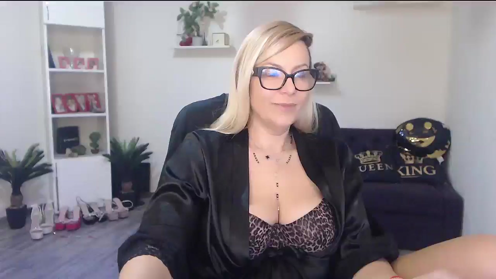 Gallery image thumbnail from A_baby_Boo's myfreecams stream on, 03/18/2026, 20:58 image 14 of 20