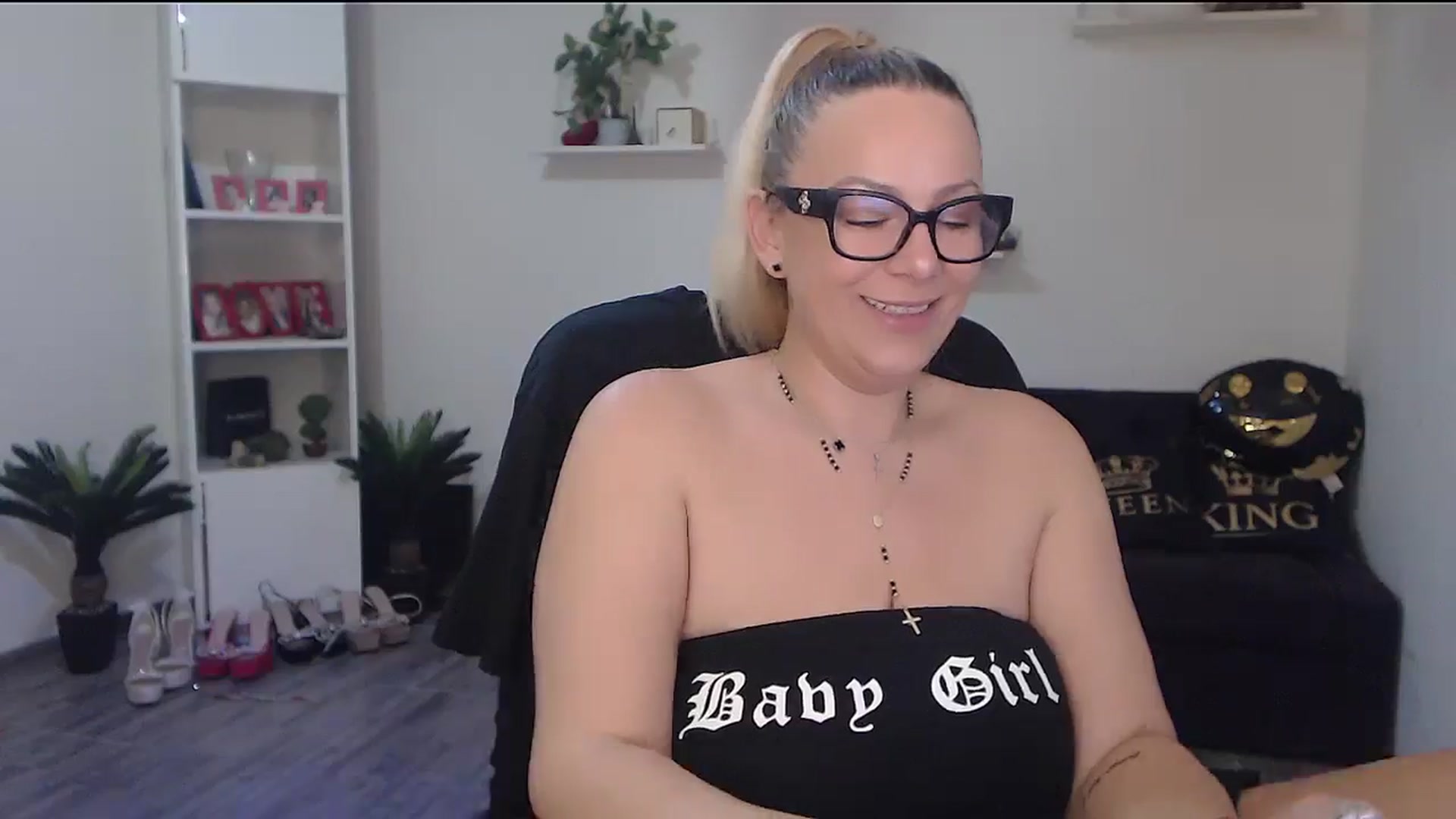 Gallery image thumbnail from A_baby_Boo's myfreecams stream on, 03/19/2026, 20:02 image 19 of 20