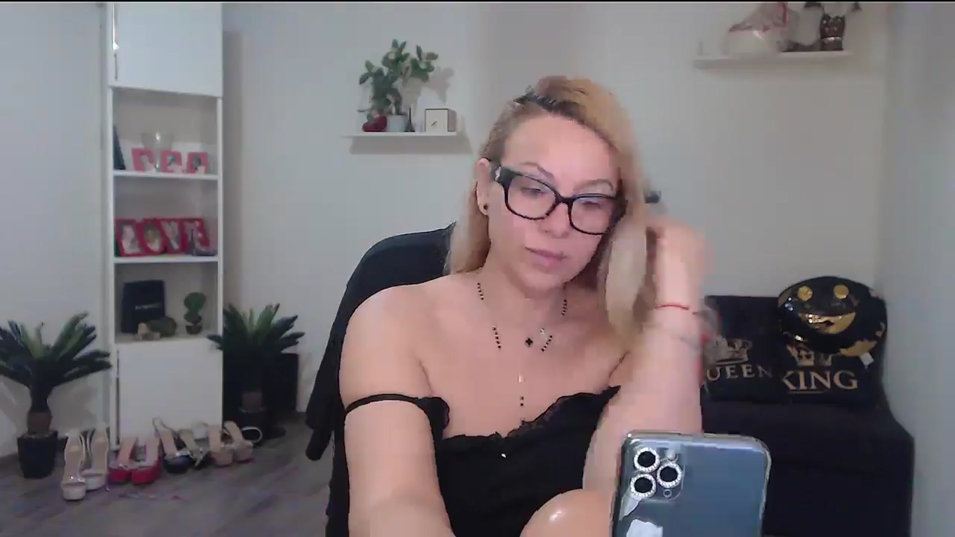 Gallery image thumbnail from A_baby_Boo's myfreecams stream on, 03/20/2026, 06:16 image 4 of 20