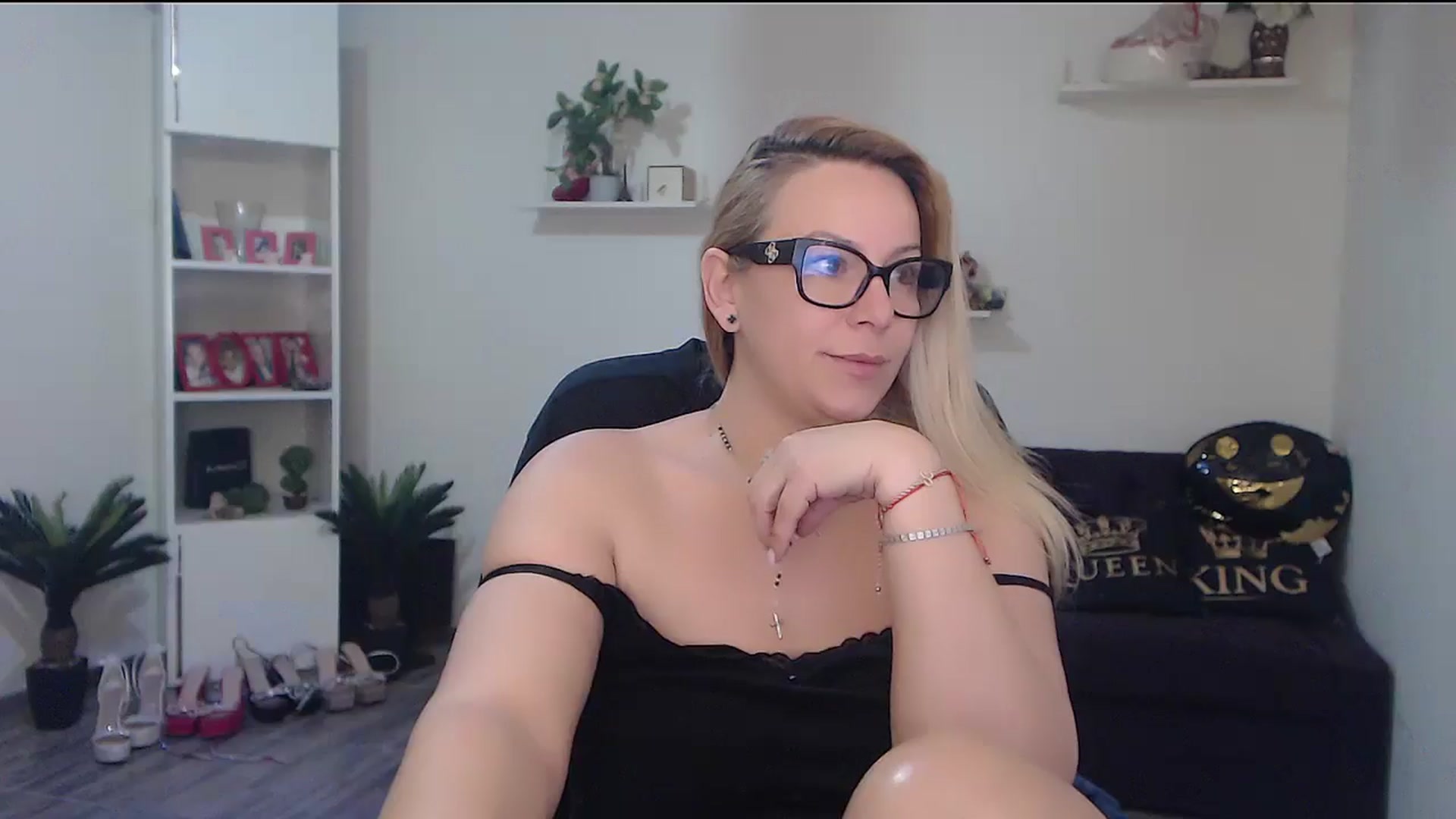 Gallery image thumbnail from A_baby_Boo's myfreecams stream on, 03/20/2026, 06:16 image 9 of 20