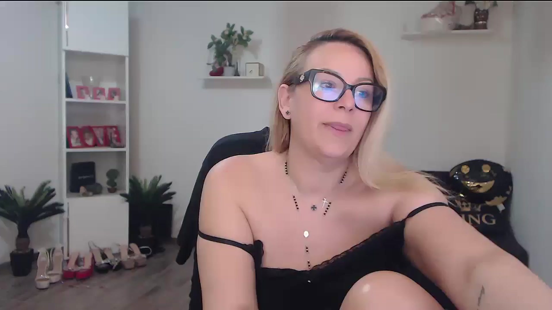 Gallery image thumbnail from A_baby_Boo's myfreecams stream on, 03/20/2026, 06:16 image 3 of 20